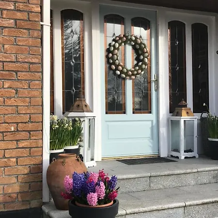 En-Suite Double Room. Dublin Airport, Fairyhouse, Tayto Park, Ashbourne Close By. * Ashbourne